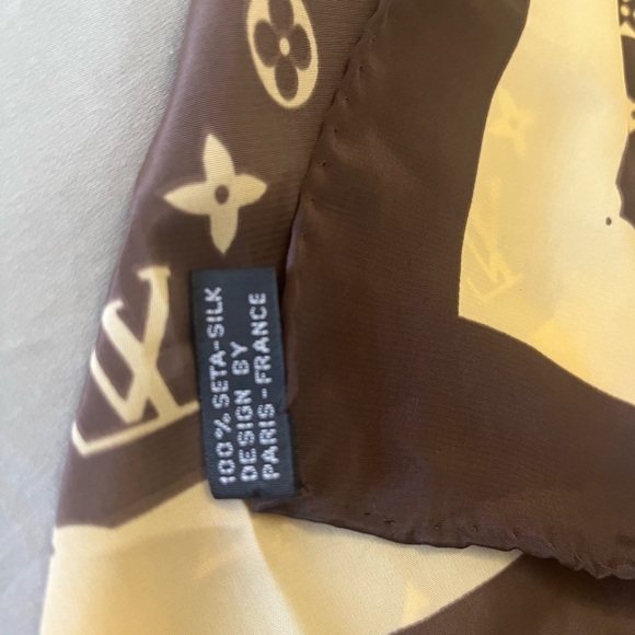 Original No tags, LV square scarf. - Picture 4 of 7